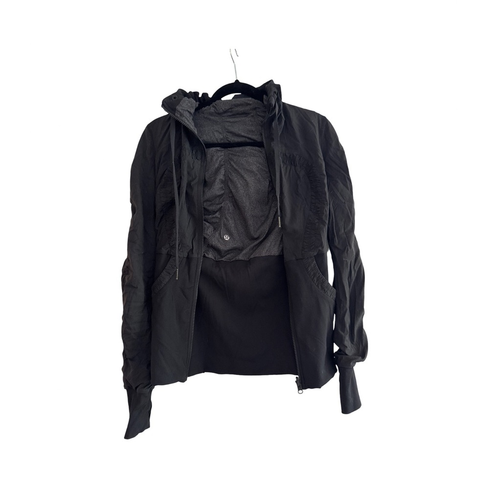 Lululemon black and grey jacket